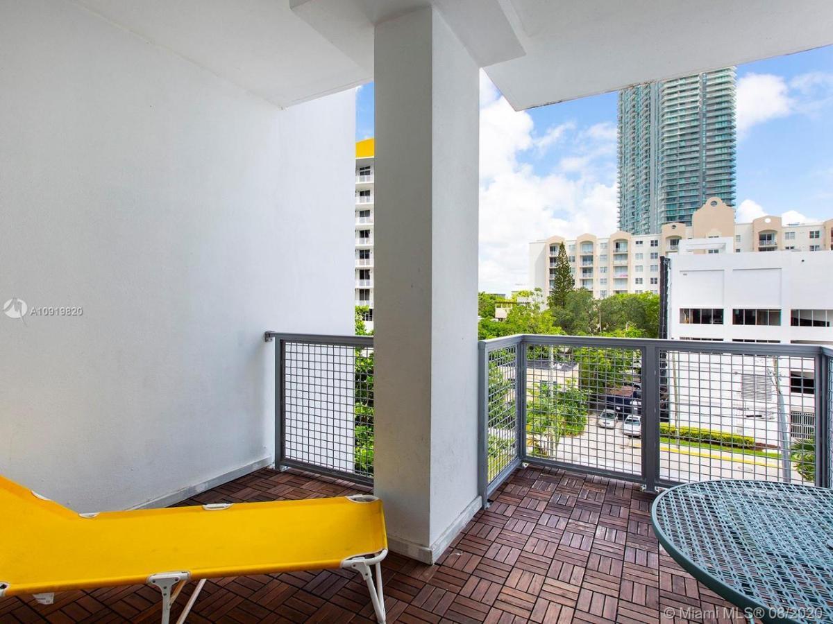 Free Parking-gorgeous 2 Bedroom Unit-location Appartement *