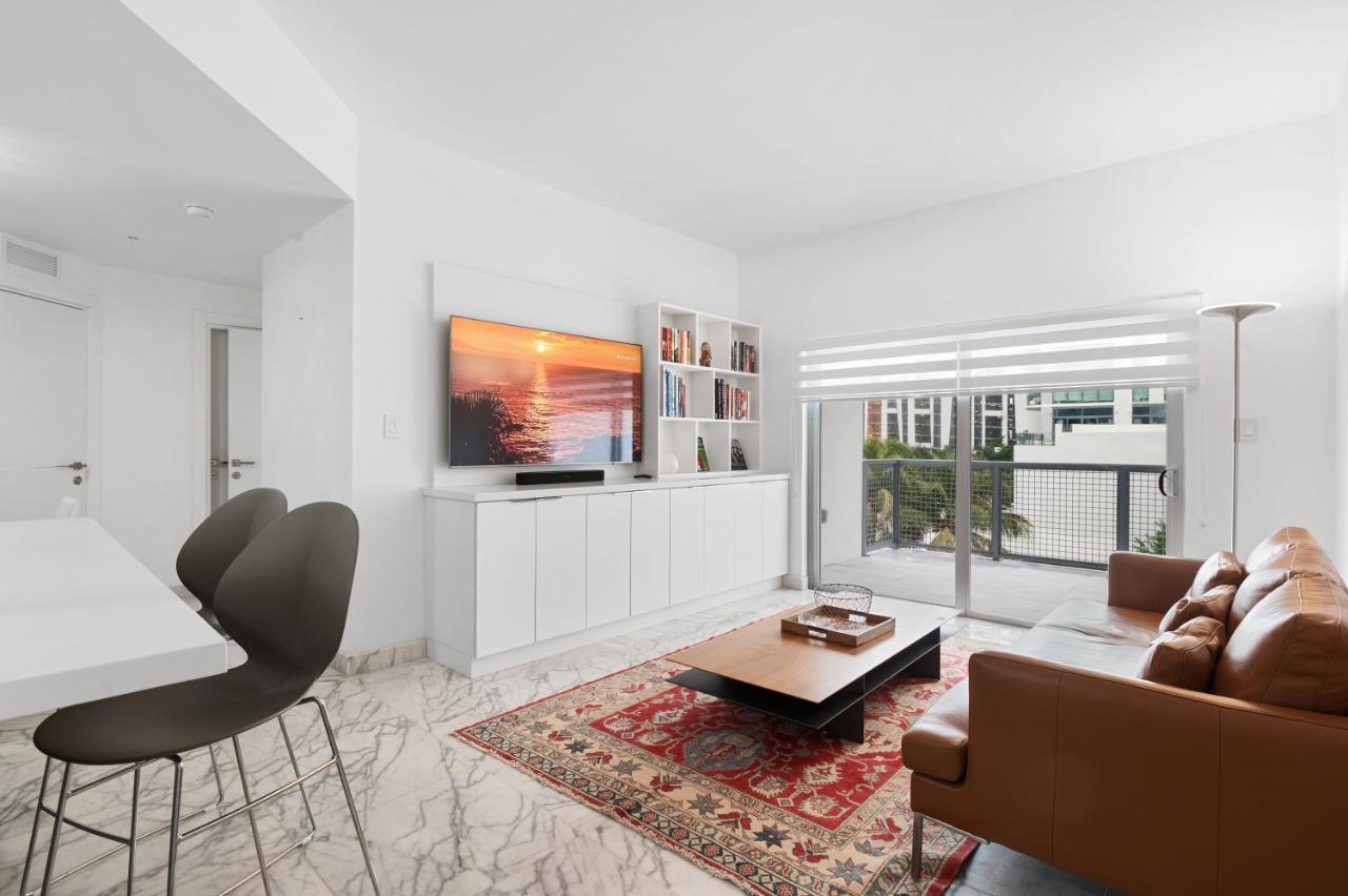 Free Parking-gorgeous 2 Bedroom Unit-location Miami
