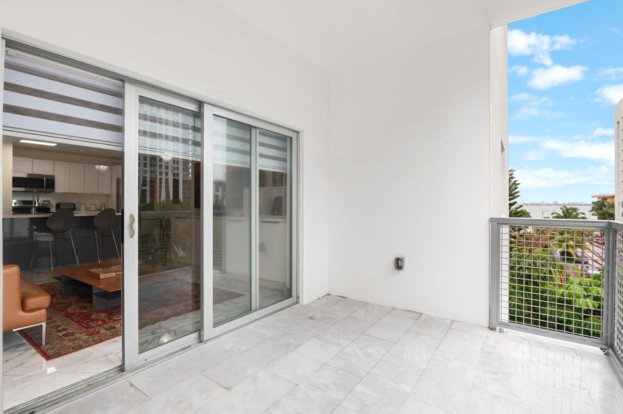 Free Parking-gorgeous 2 Bedroom Unit-location