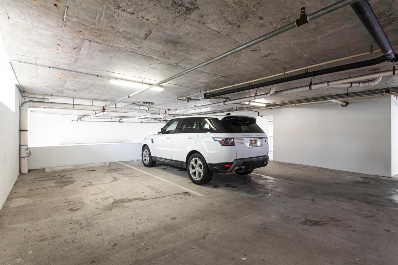 Free Parking-gorgeous 2 Bedroom Unit-location Appartement