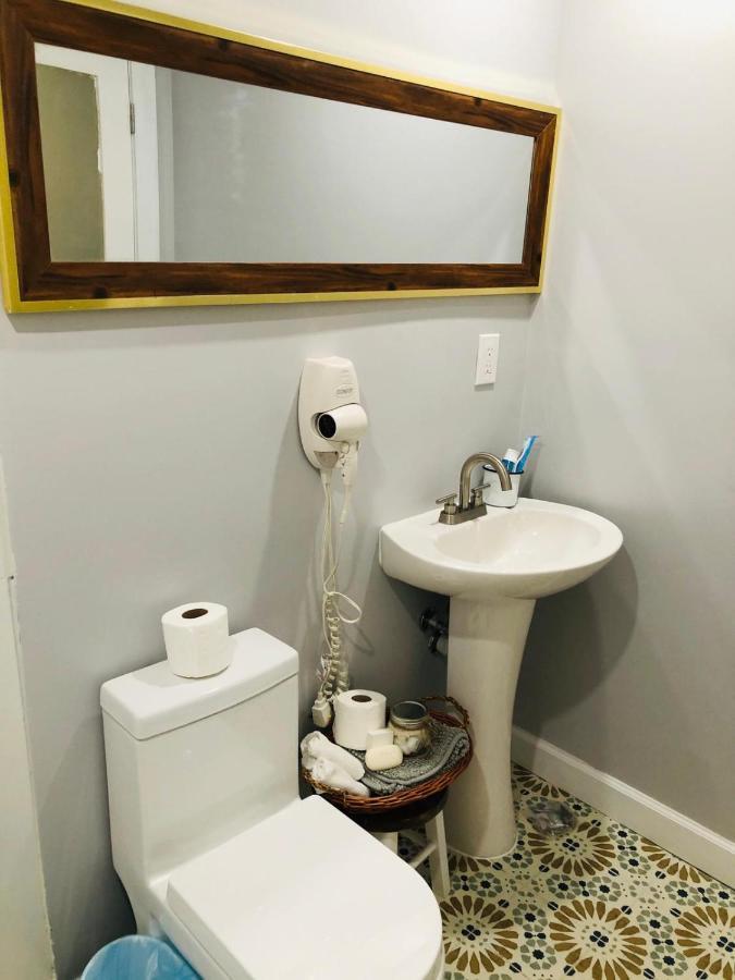 V - Independent In Little Havana Appartement