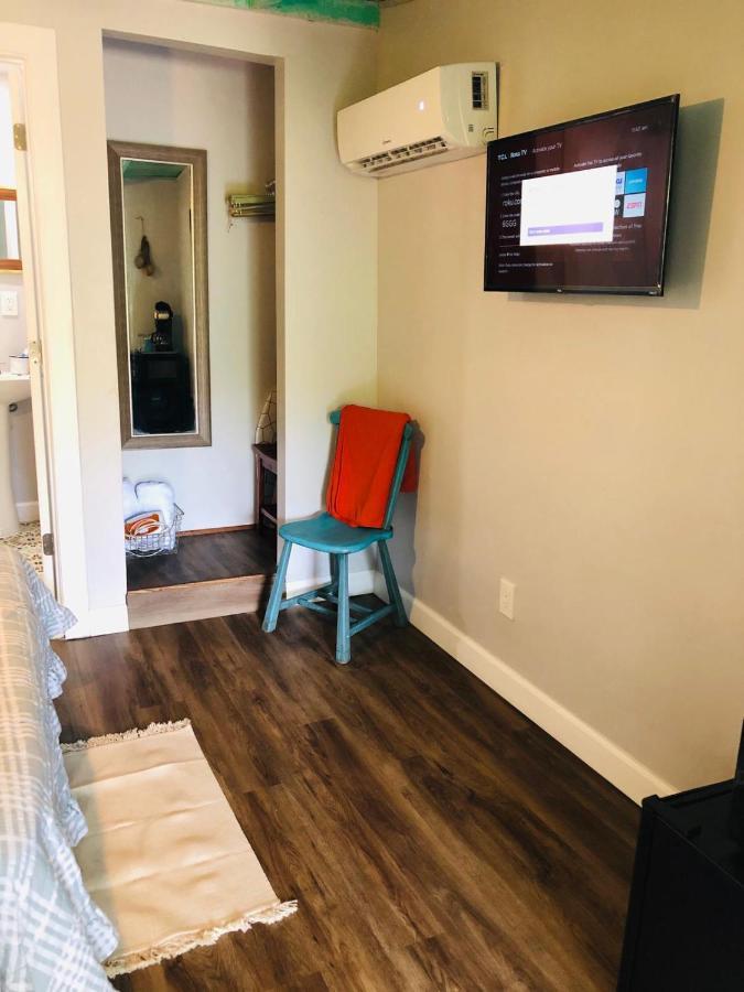 V - Independent In Little Havana Appartement