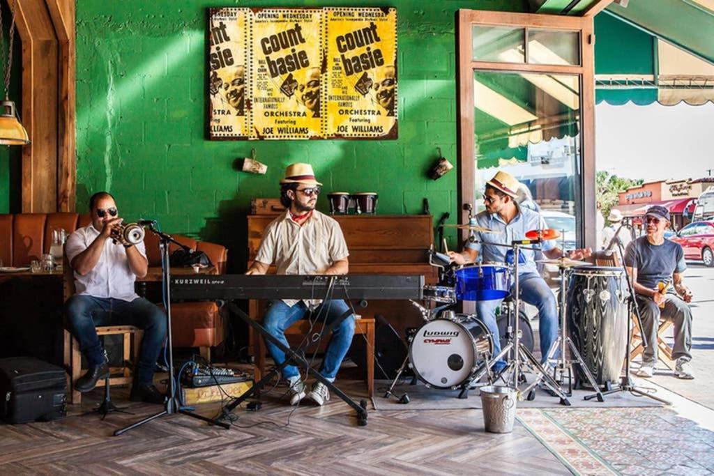 V - Independent In Little Havana *