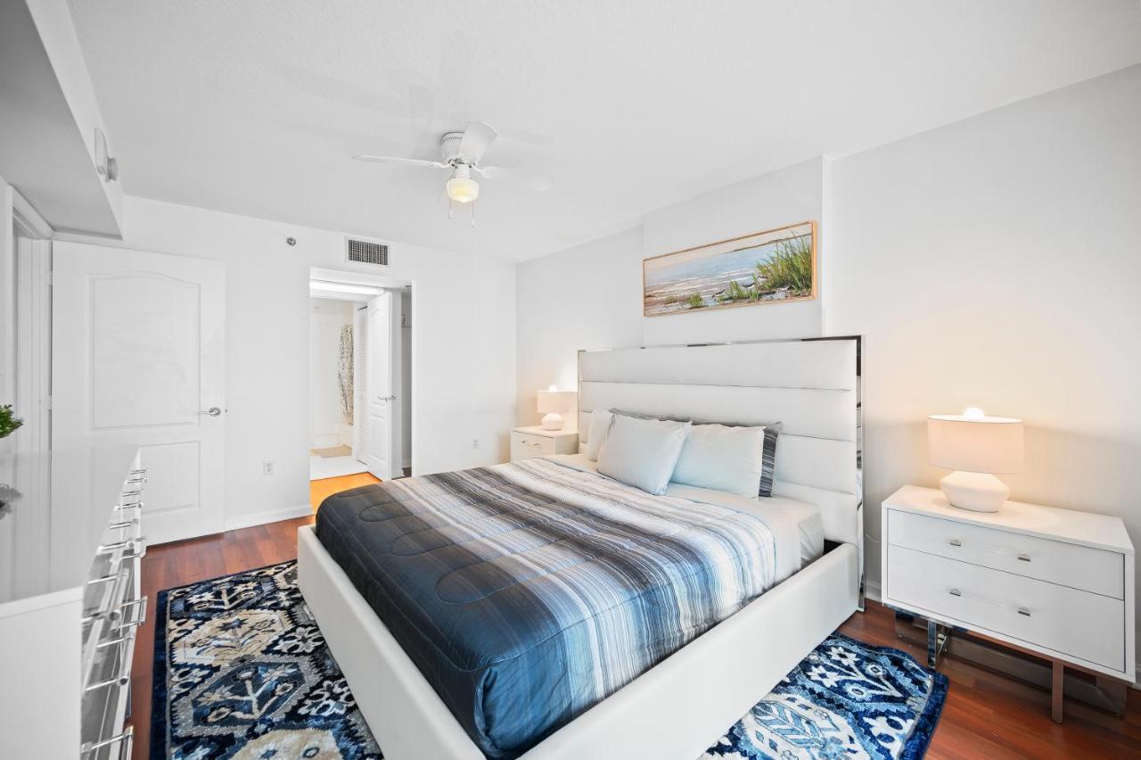 Luxurious 1br High Rise Brickell-free Parking