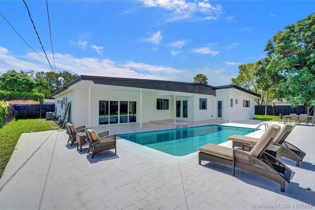 Pool Ferienhaus Miami