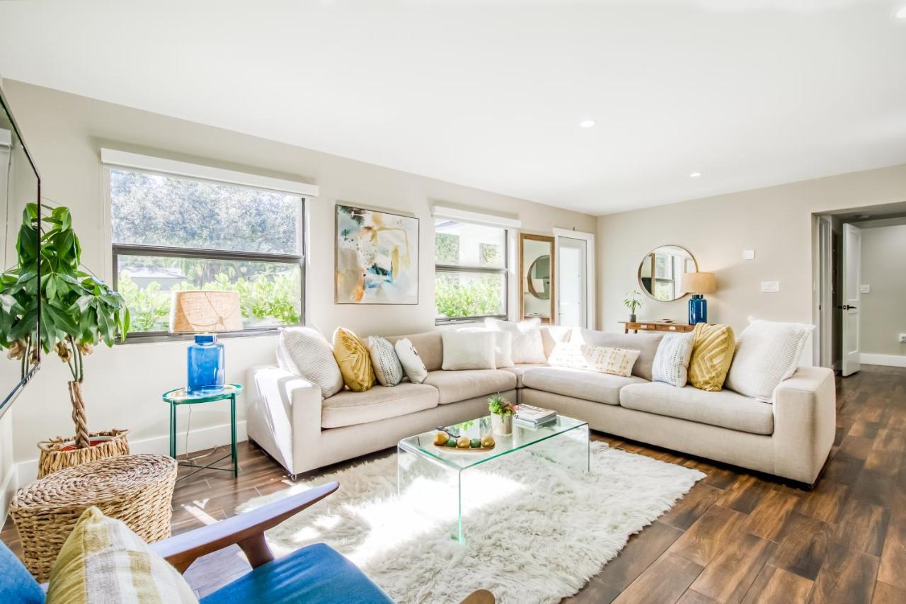 Holiday home Mid-century Modern Oasis *