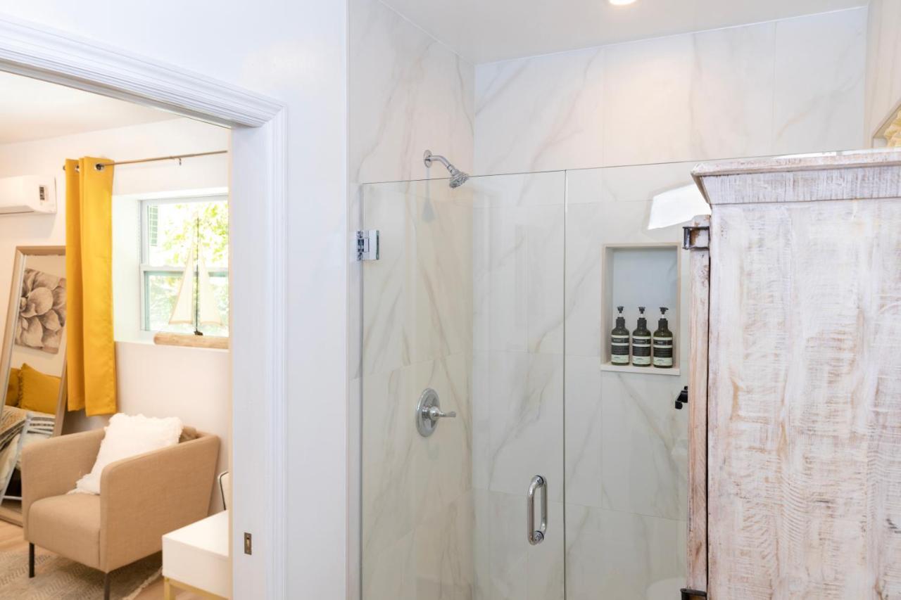Beautiful Casita With King Bed And Private Patio Close To Calle 8, Mia Airport, Coral Gables Vakantiehuis *