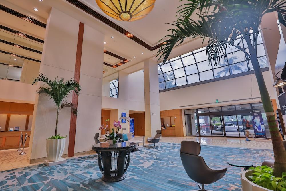 Hilton Airport Blue Lagoon Hotel 4*