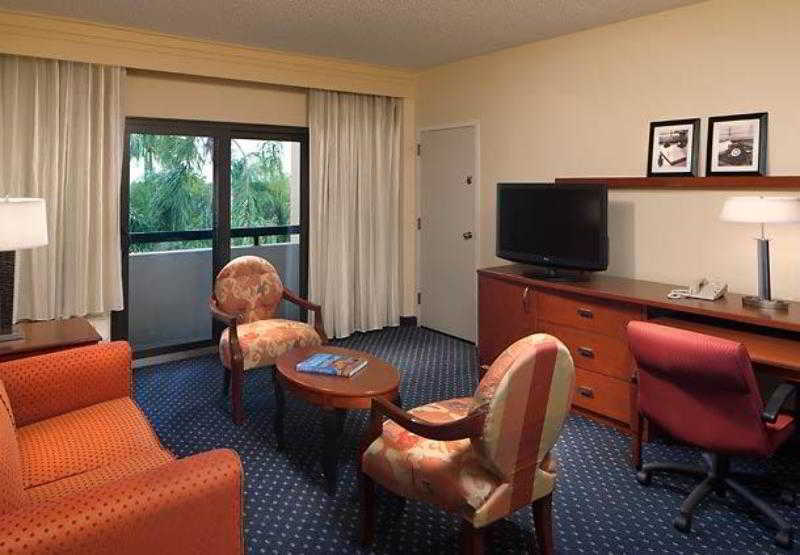 Courtyard Airport West Doral Miami