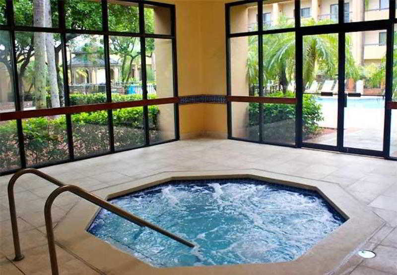 Courtyard Airport West Doral 3* Miami