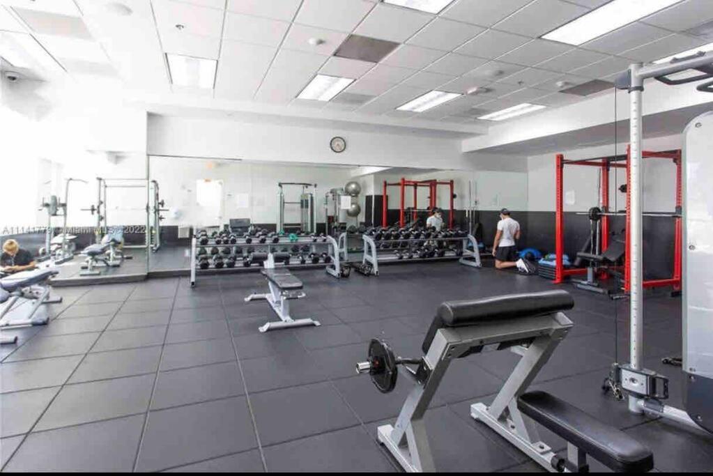 Apartment High Floor Unit Located In Brickell - Free Parking Miami