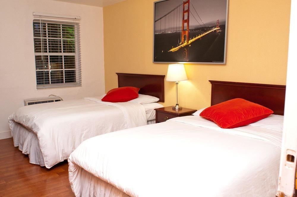 Travelodge By Wyndham Biscayne Bay Hotel 3*
