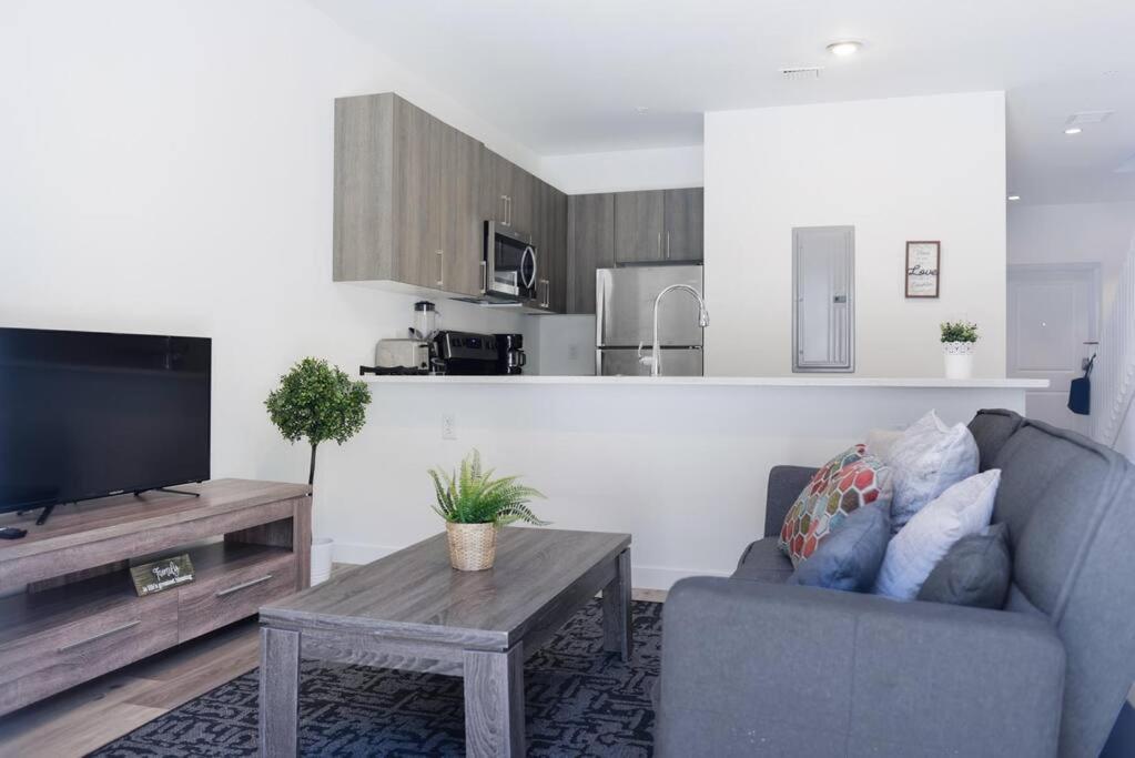 Awesome 3br Townhouse 15minutes From The Appartement *