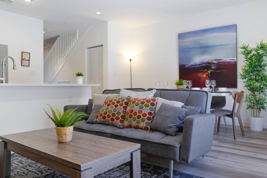 Awesome 3br Townhouse 15minutes From The