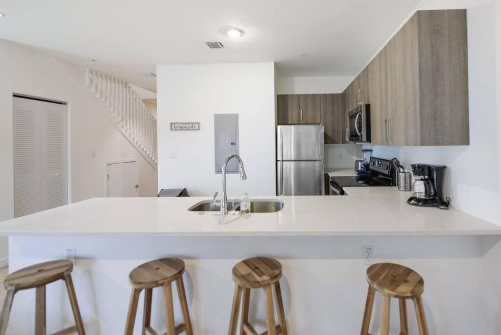Holiday home Amazing Town House 15 Min From The Beach Wfree Parking