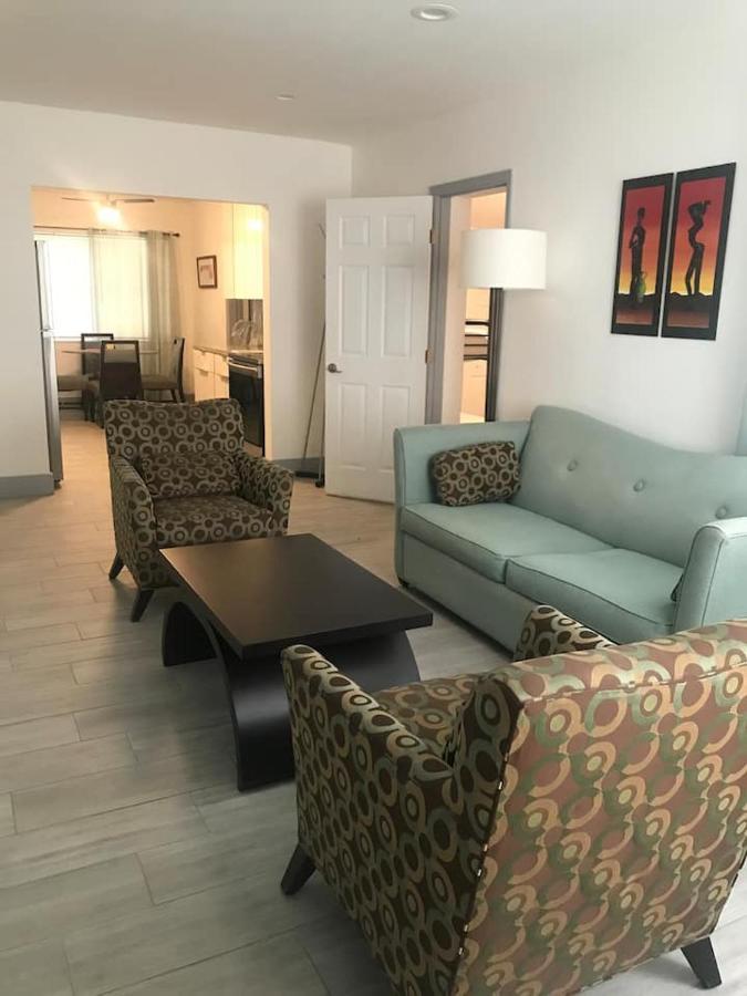Homestay Bekahouse With Parking, Backyard And Laundry
