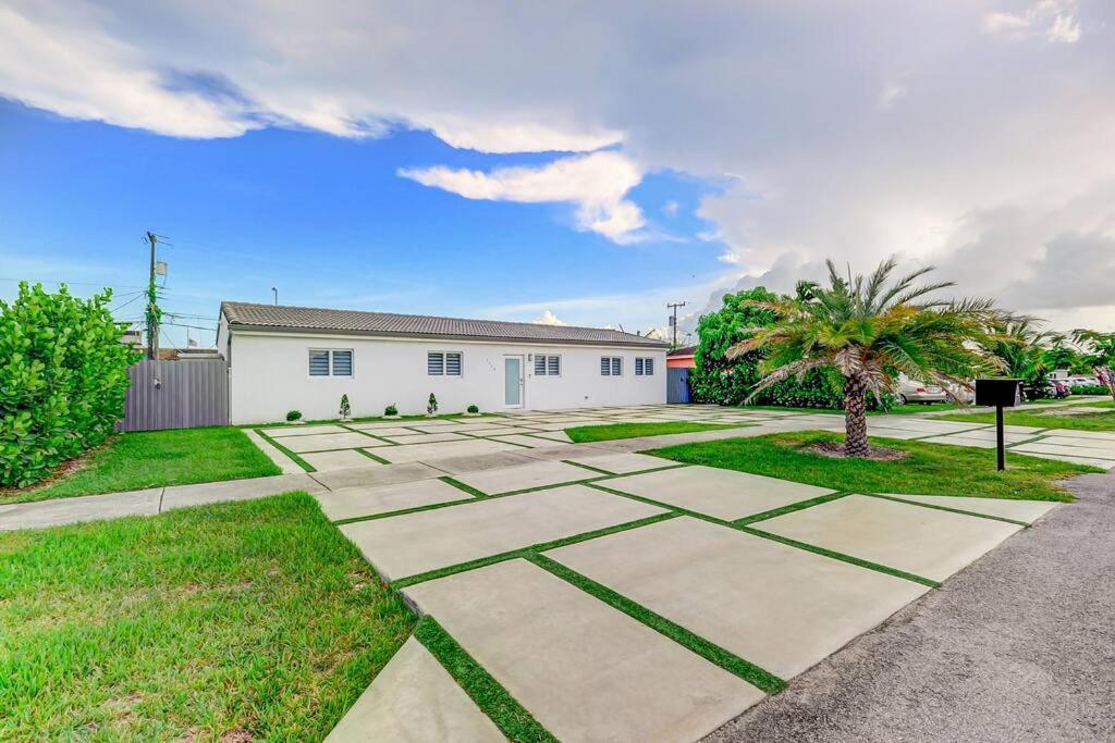 Ferienhaus Cozy Paradise, With Heated Pool, Near Airport In L16 Miami