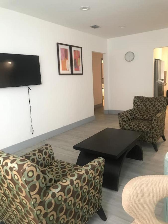 Bekahouse With Parking, Backyard And Laundry Homestay *