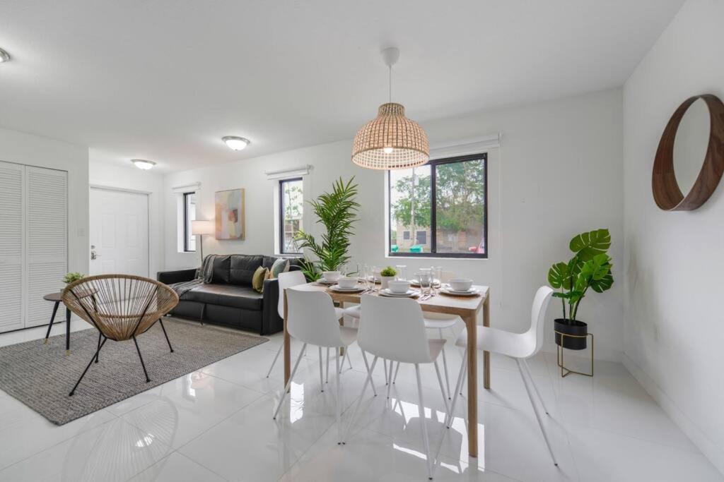 Brand New Duplex 3 Bedroom 2,5 Bathrooms With Parking Holiday home Miami