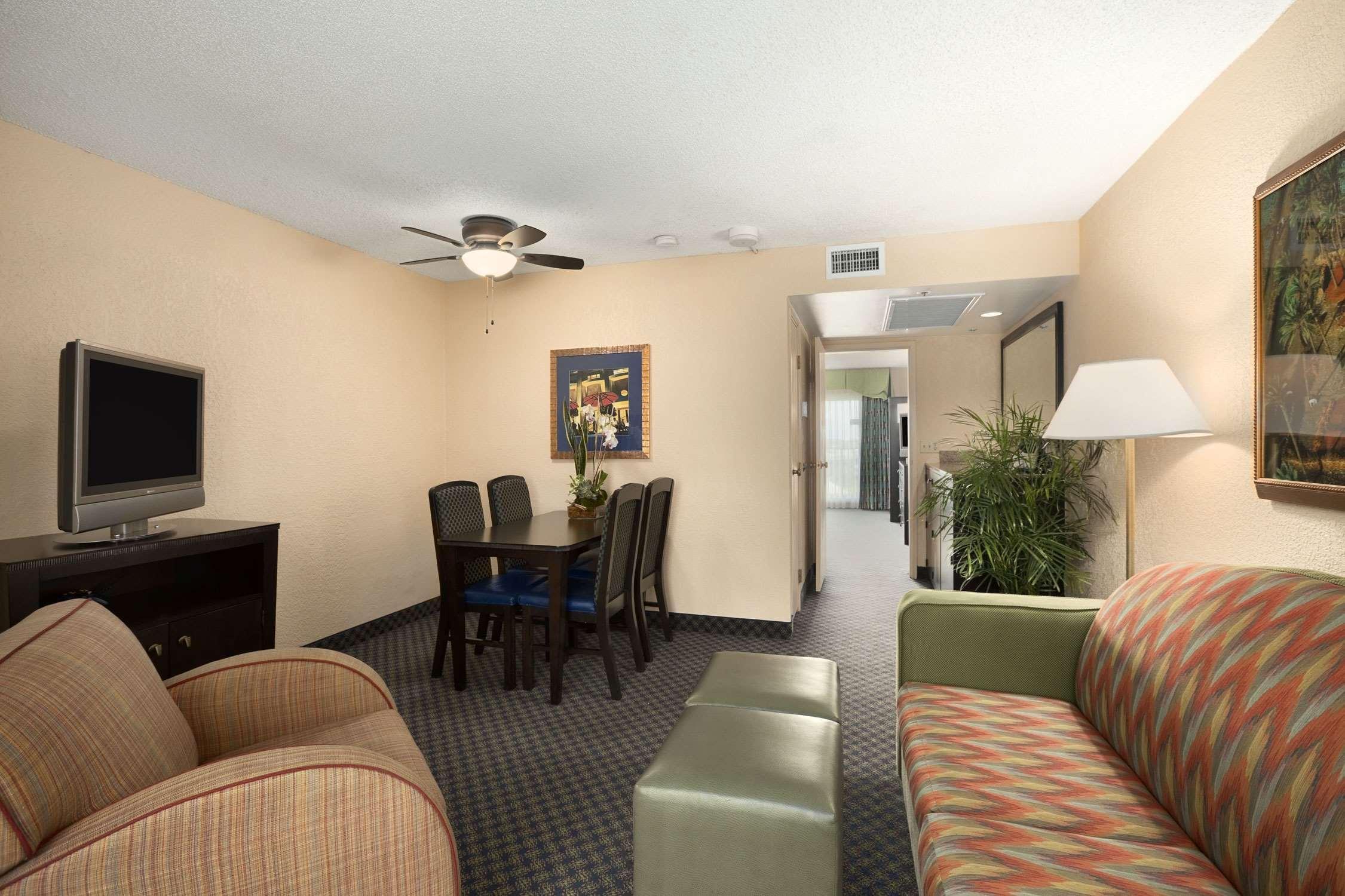 Embassy By Hilton International Airport Miami