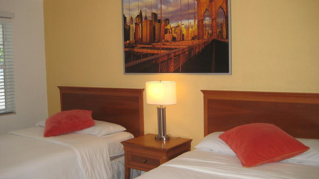 Hotel Travelodge By Wyndham Biscayne Bay 3*