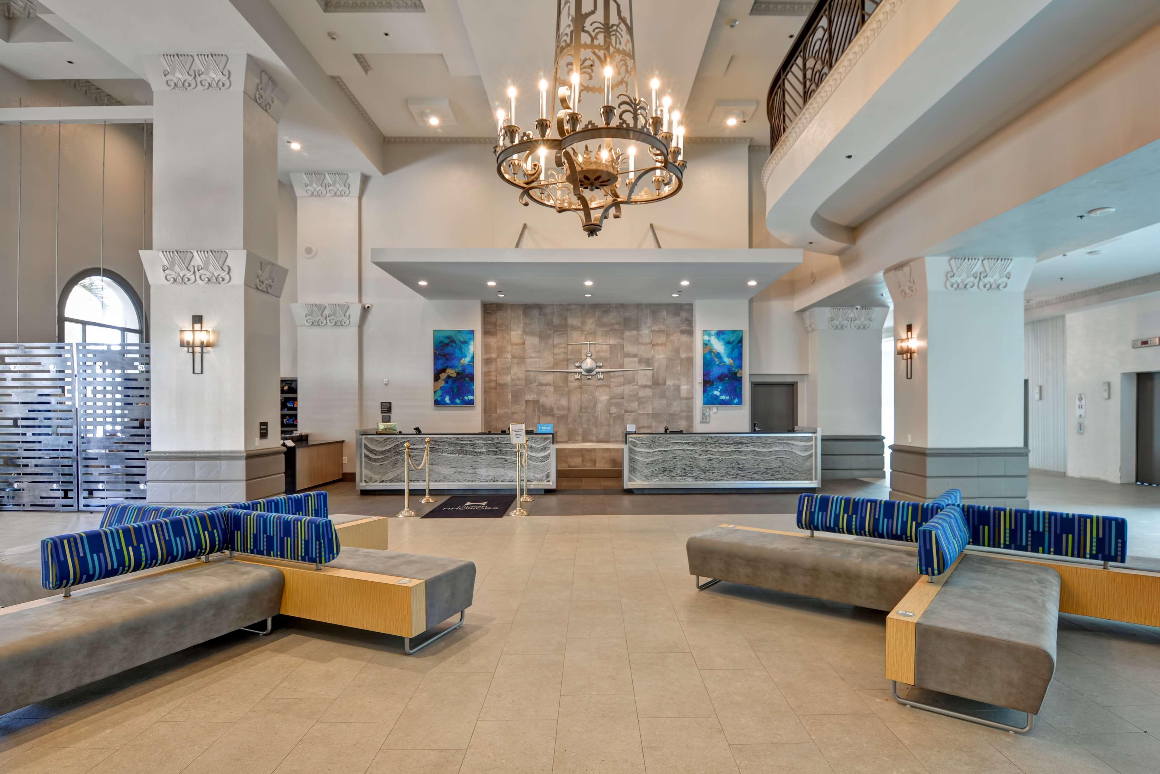 Hotel Embassy By Hilton International Airport 4*