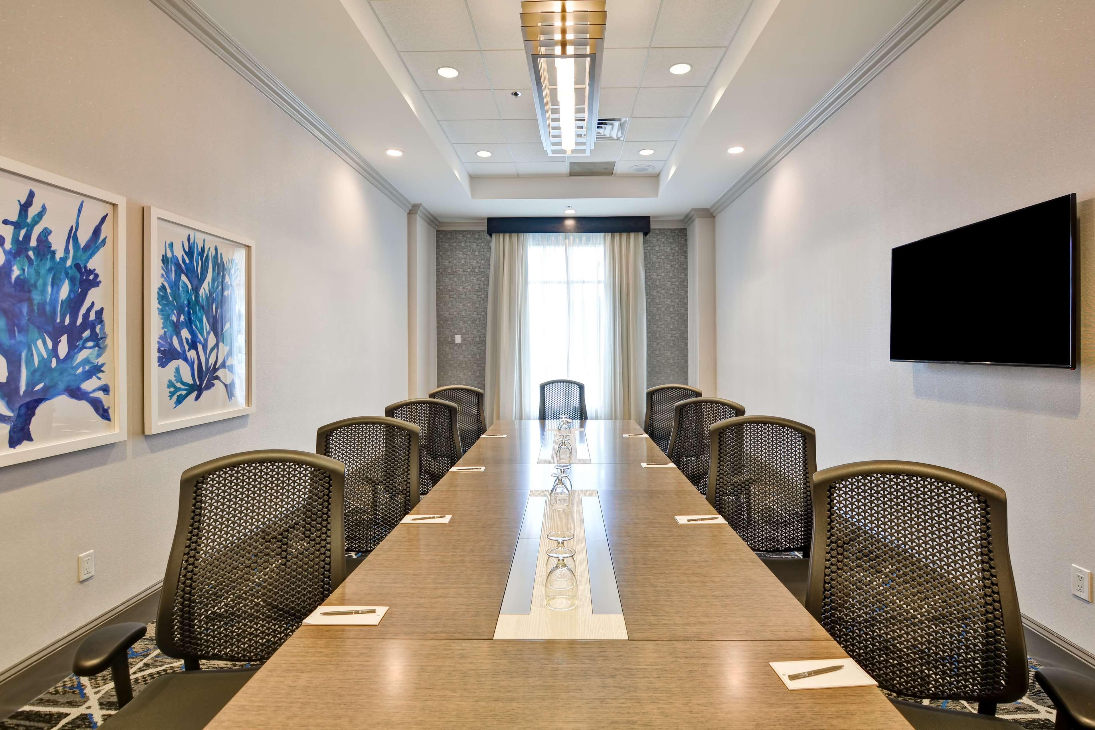 Embassy By Hilton International Airport 4*