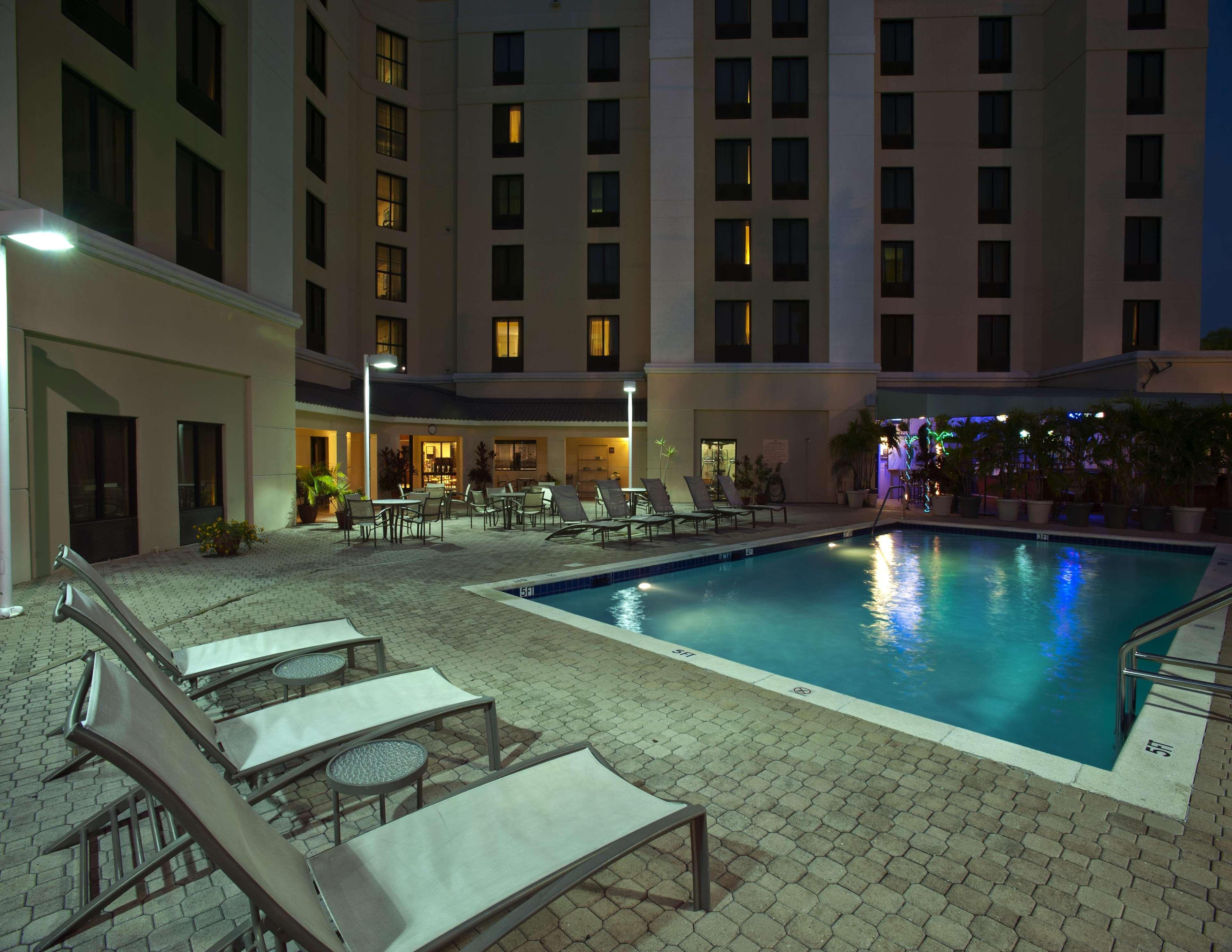 Hampton & Miami-doral Dolphin Mall Hotel