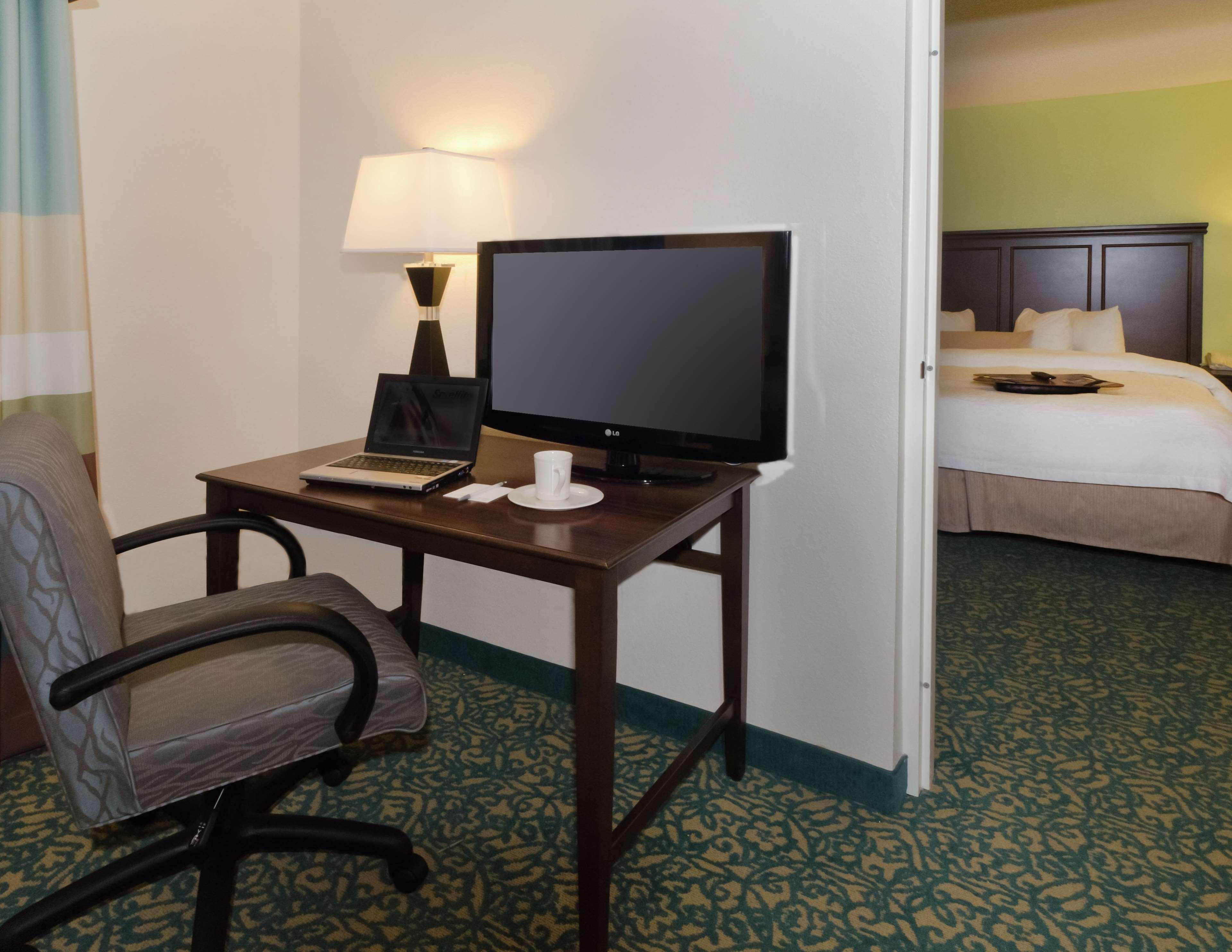 Hampton & Miami-doral Dolphin Mall 3* Miami