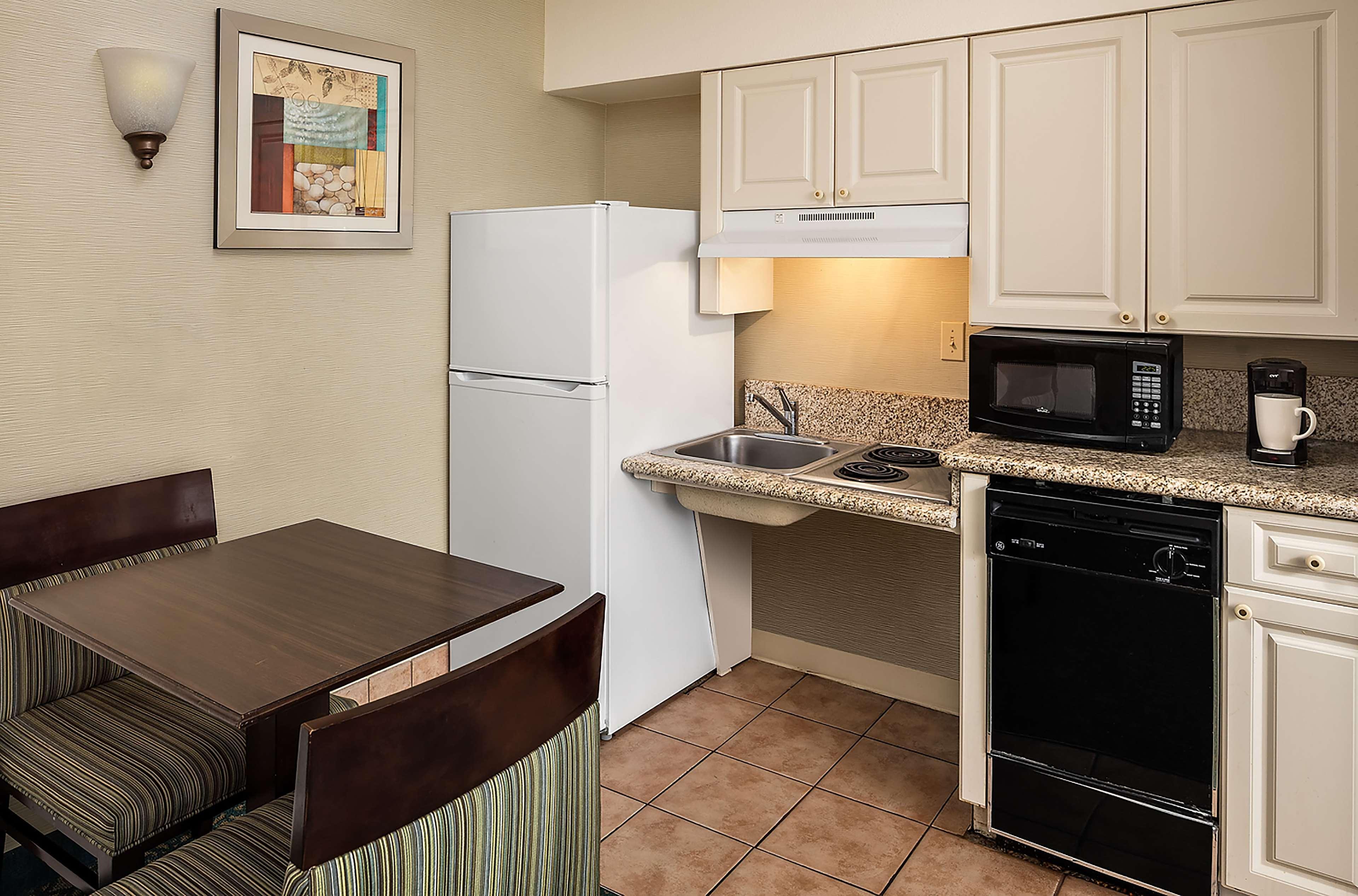 Hampton & Miami-doral Dolphin Mall Hotel Miami