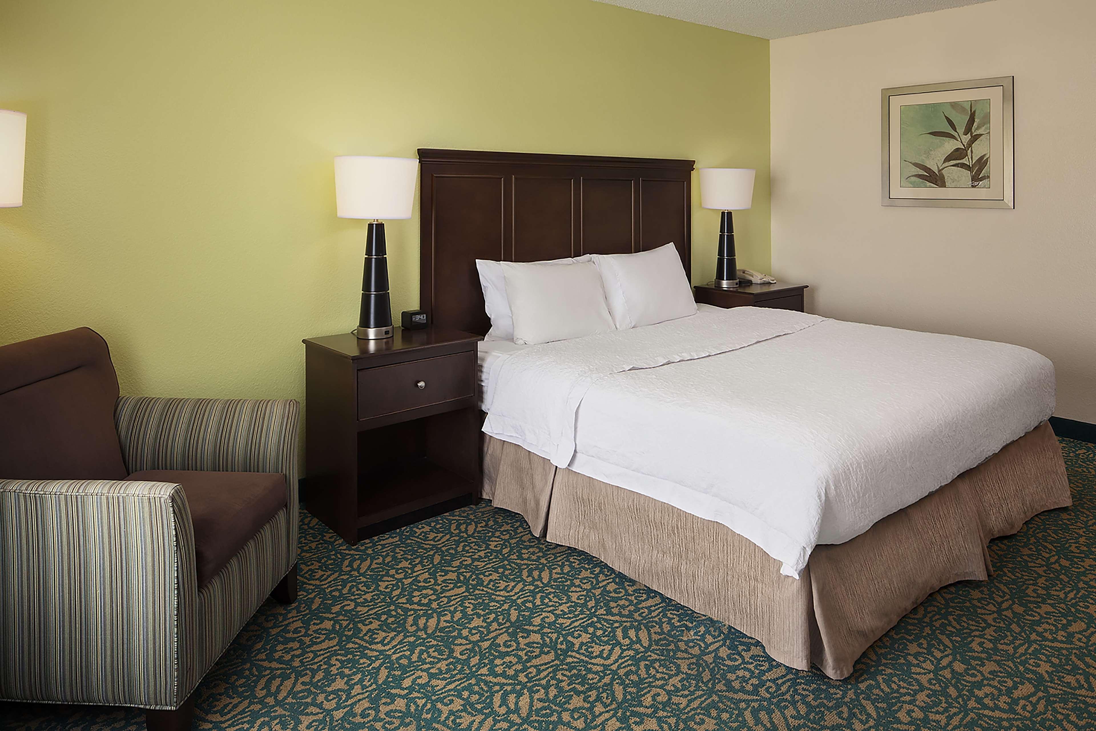 Hampton & Miami-doral Dolphin Mall Hotel Miami