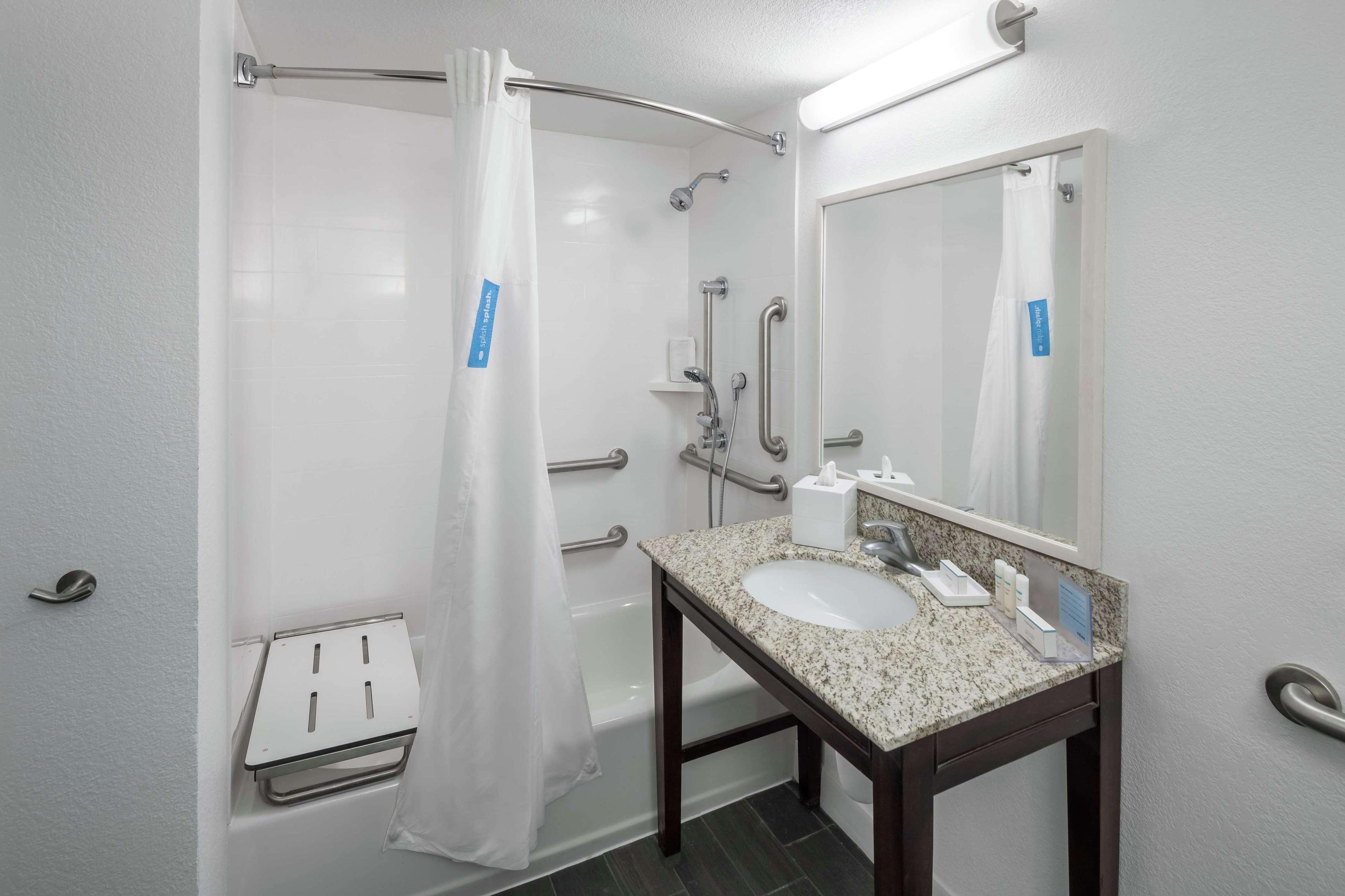 Hampton & Miami-doral Dolphin Mall Hotel