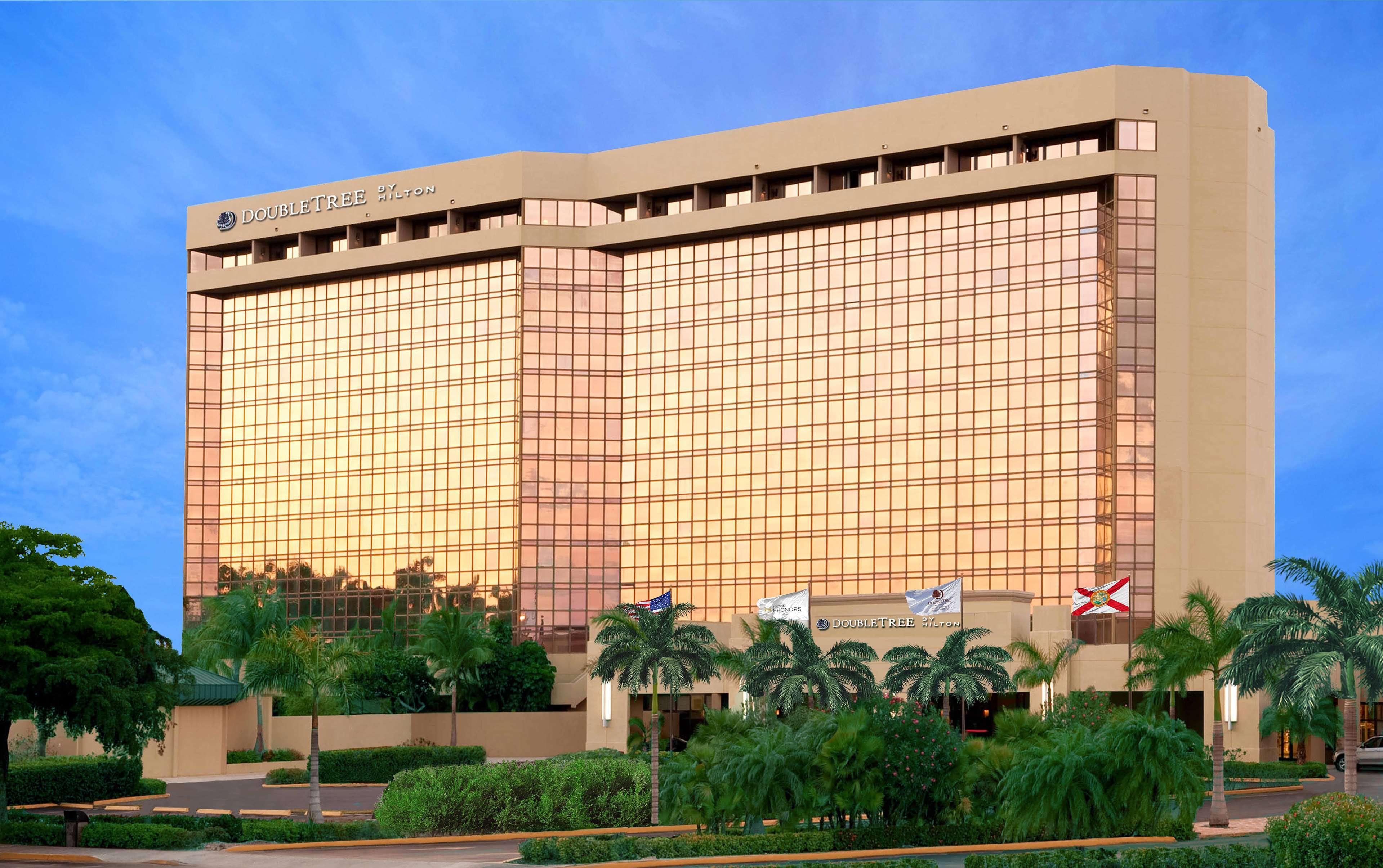 Doubletree By Hilton Airport & Convention Center 4*