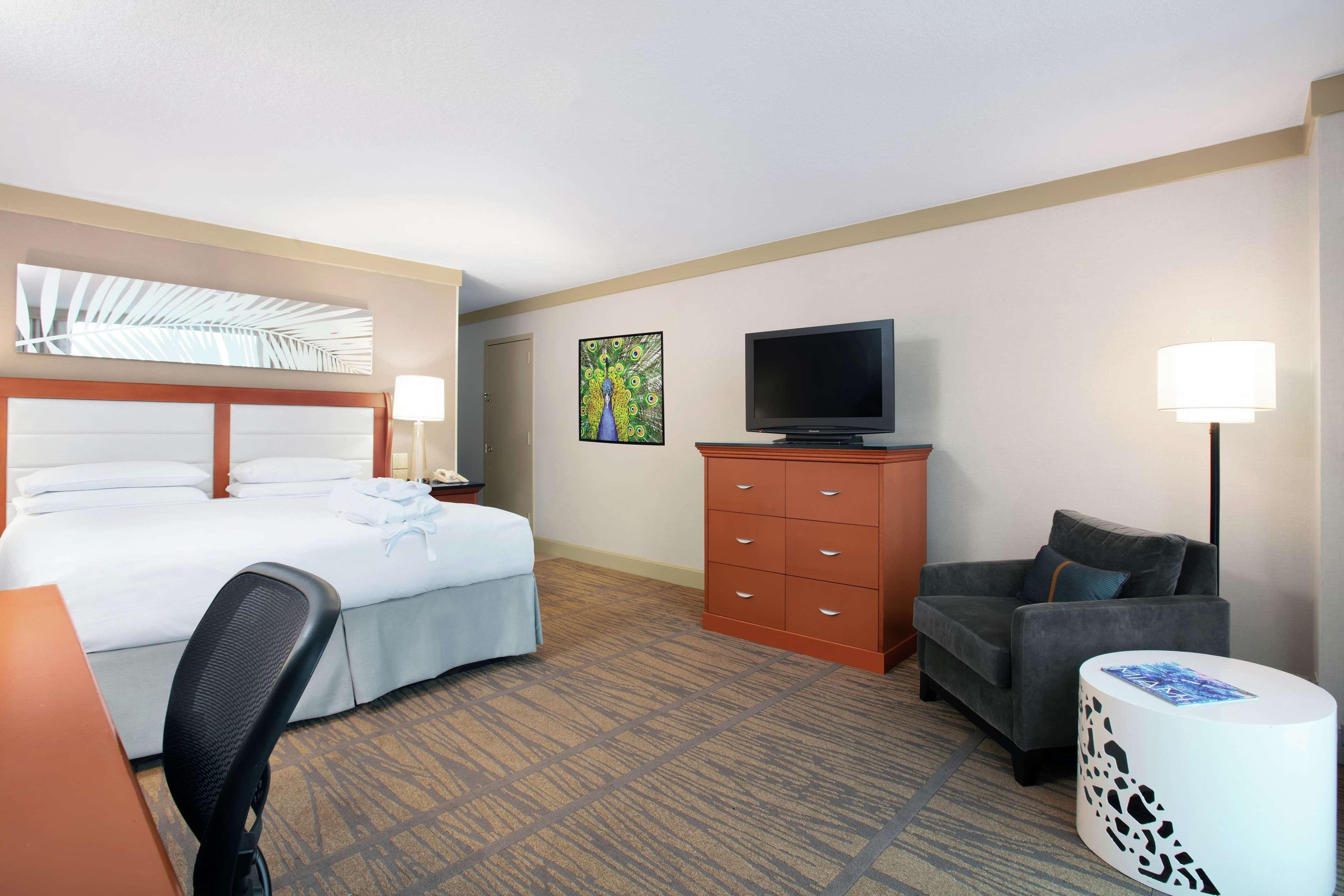 Doubletree By Hilton Airport & Convention Center 4*