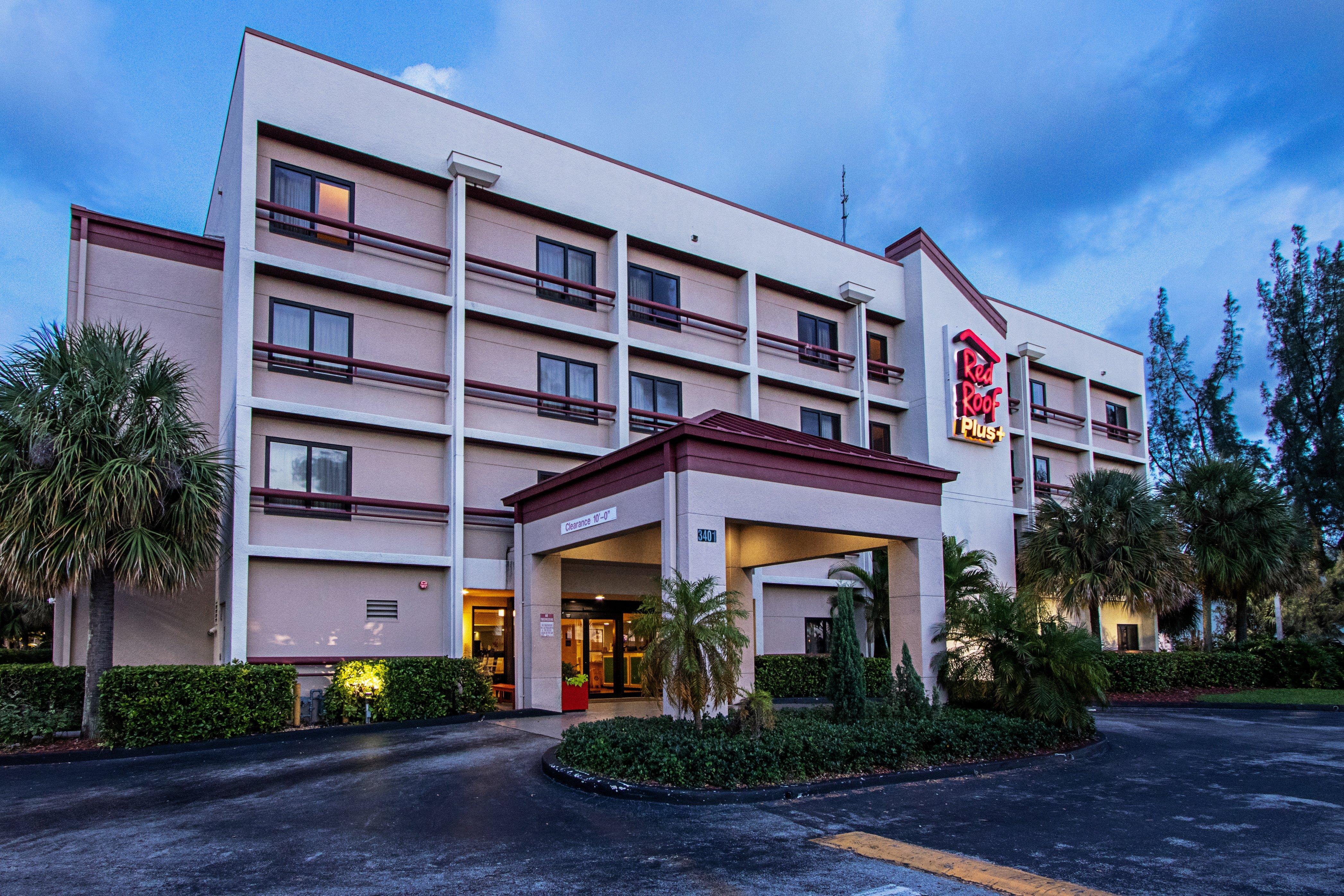 Red Roof Airport Hotel Miami
