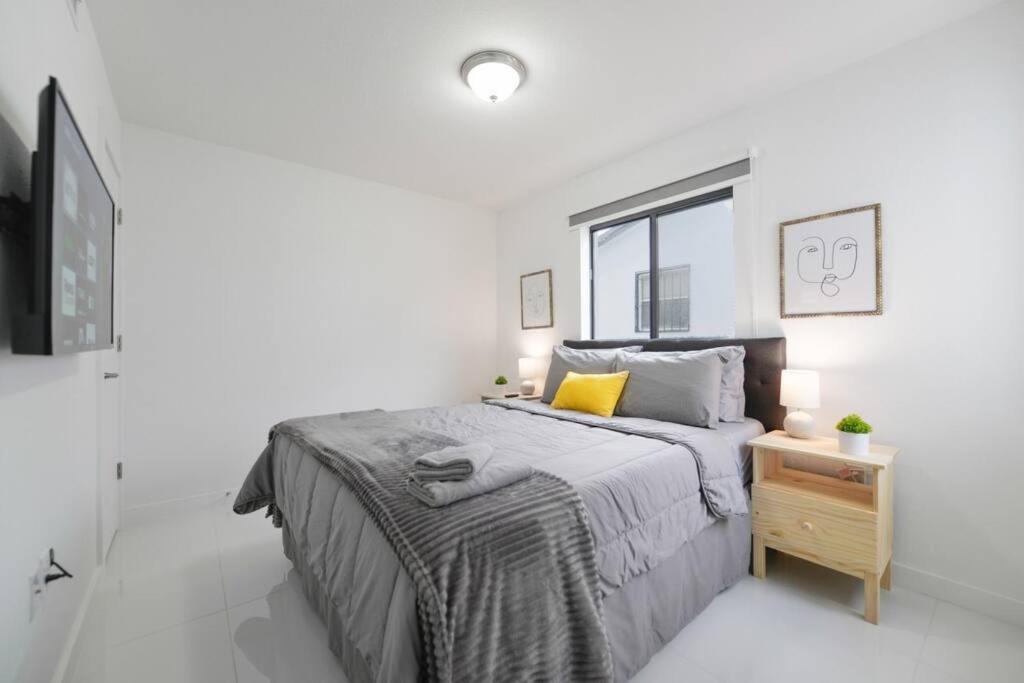 Brand New Duplex 3 Bedroom 2,5 Bathrooms With Parking