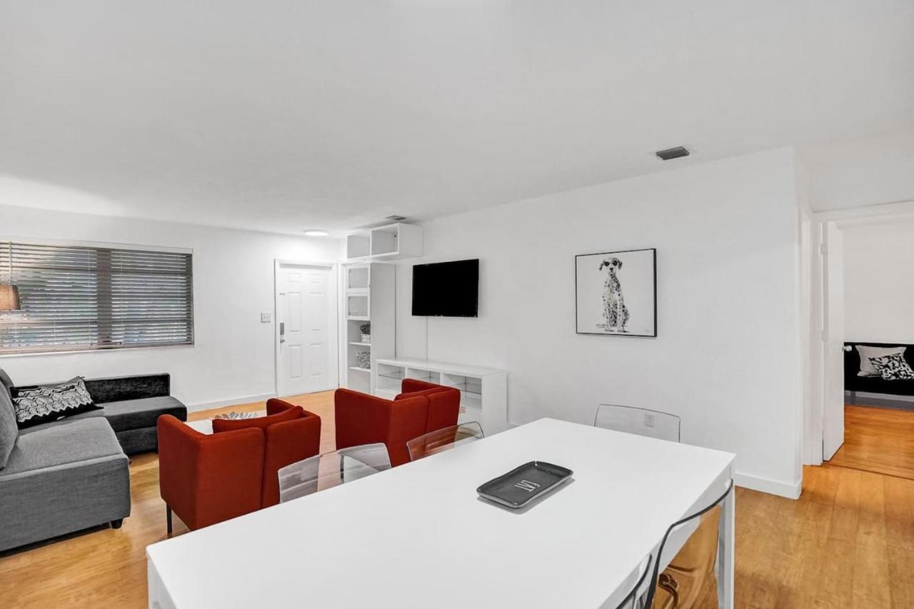 2 Bedroom Trampoline Street Art Bbq Miami
