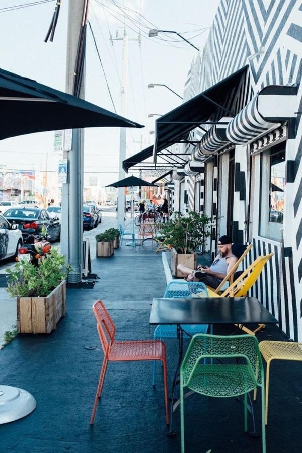 2 Bedroom Trampoline Street Art Bbq Apartment