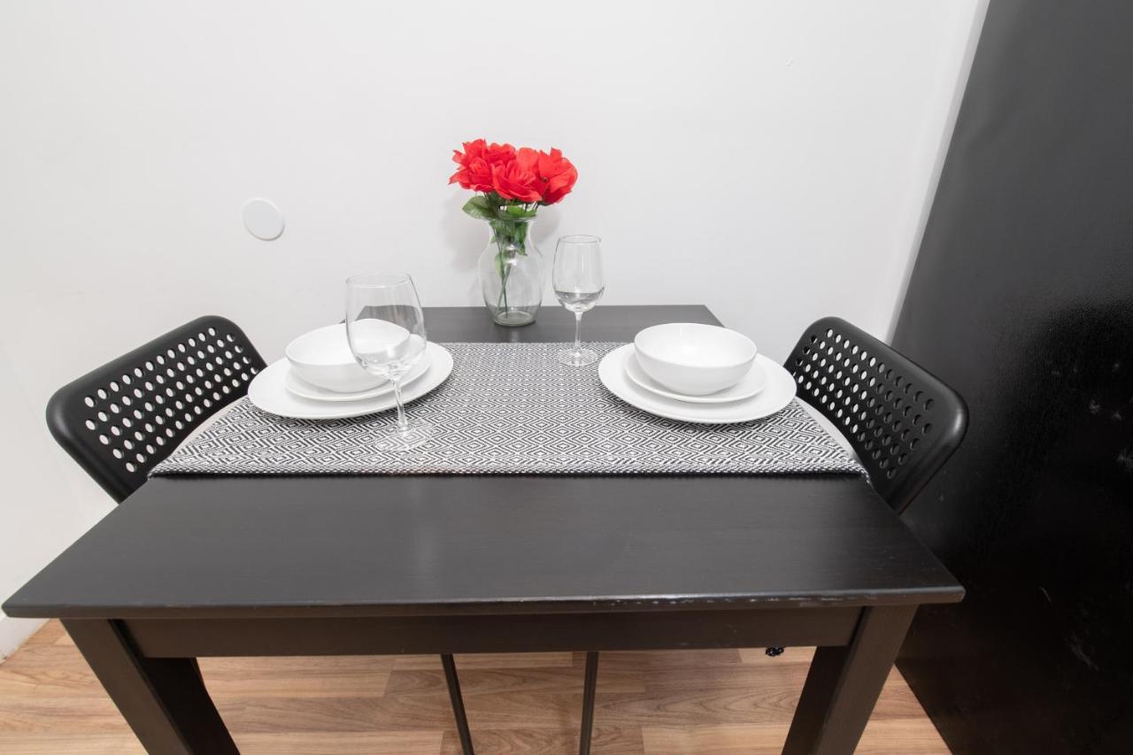 Apartment In The Heart Of - Port Of / Airport
