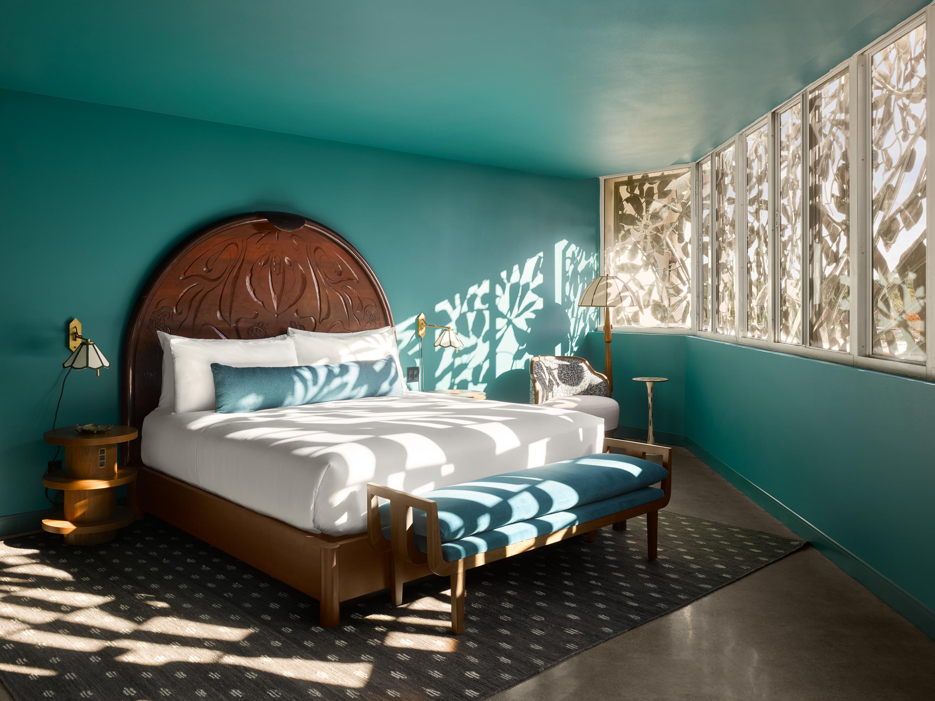 Mayfair House & Garden Hotel 5*