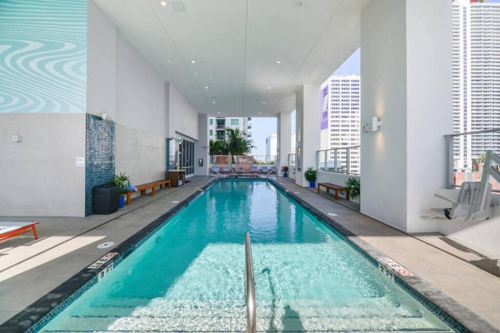 Wonderful Studio With Great Views And Pool * Miami