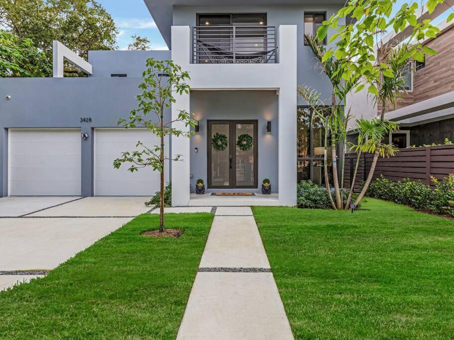 Modern W/ Amenities & Salt Water Pool *