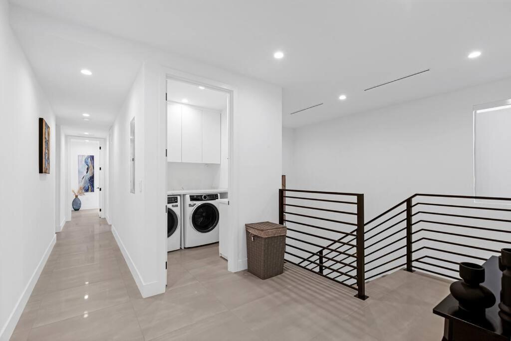 Modern W/ Amenities & Salt Water Pool *