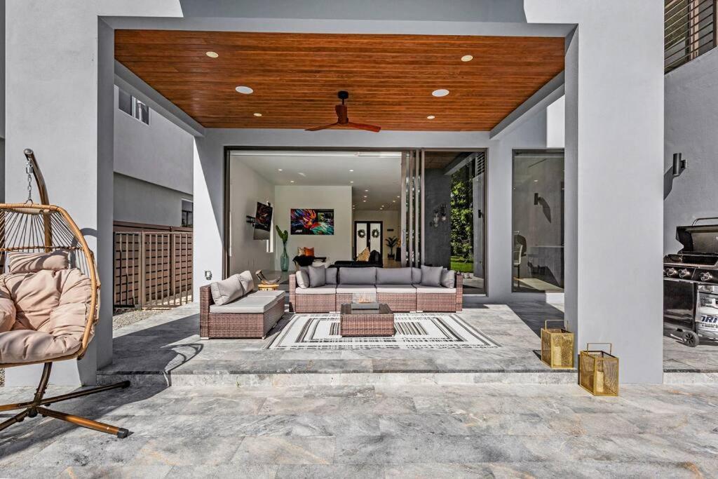 Modern W/ Amenities & Salt Water Pool Villa