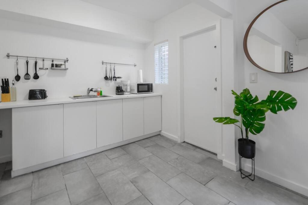 Apartment Great 2 Bedroom Near The