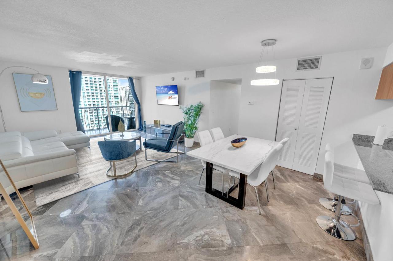 Luxury 2 Bedrooms Brickell Bay *