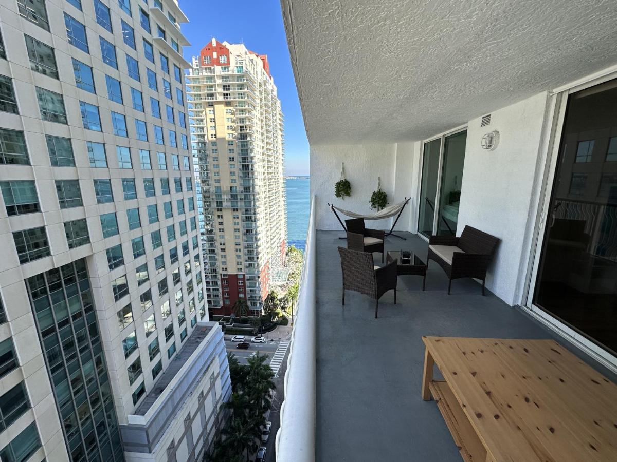 Appartement & Sea View+free Parking Modern