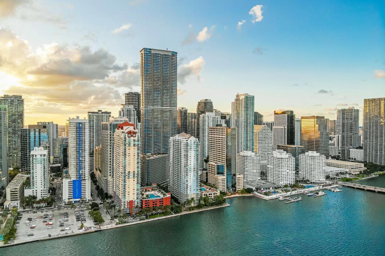 The Club At Brickell Bay Luxury *
