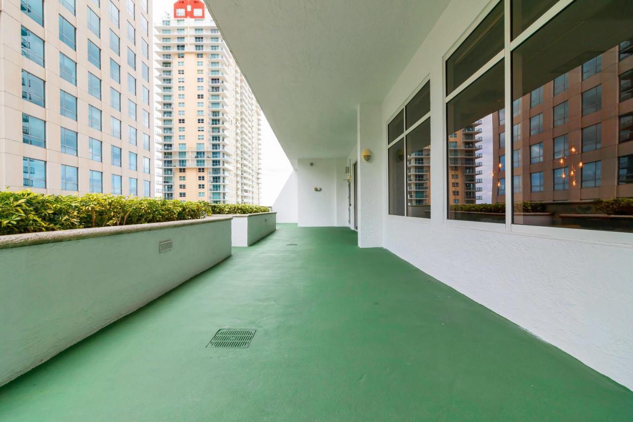 The Club At Brickell Bay Luxury Miami