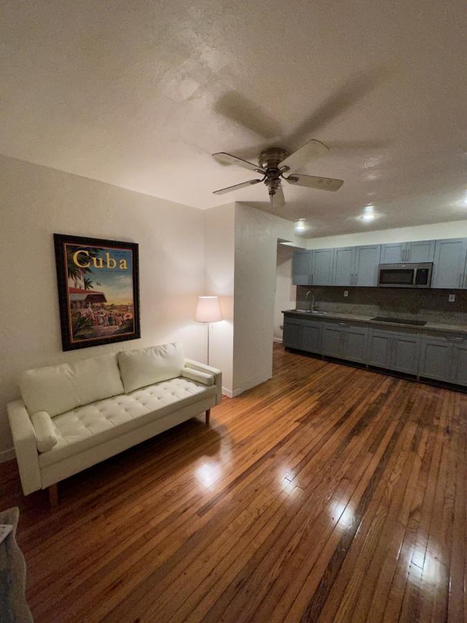 1br Historic Art Deco Charm Meets Modern Comfort- Huge Tropical Garden In Posh Coral Gables-10 Min Airport Apartment